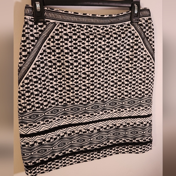 White House Black Market Dresses & Skirts - NWOT- White House Black Market Geometric/Tribal Print Pencil Skirt